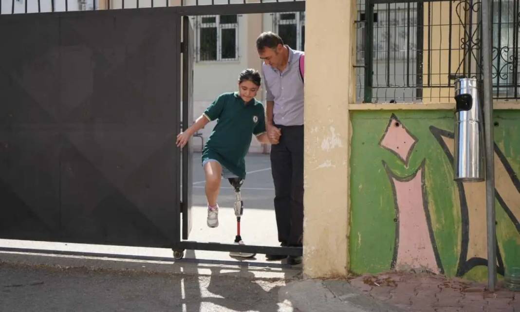 Antalya’da Özge Büyük Umutlarla Okula Başladı 12